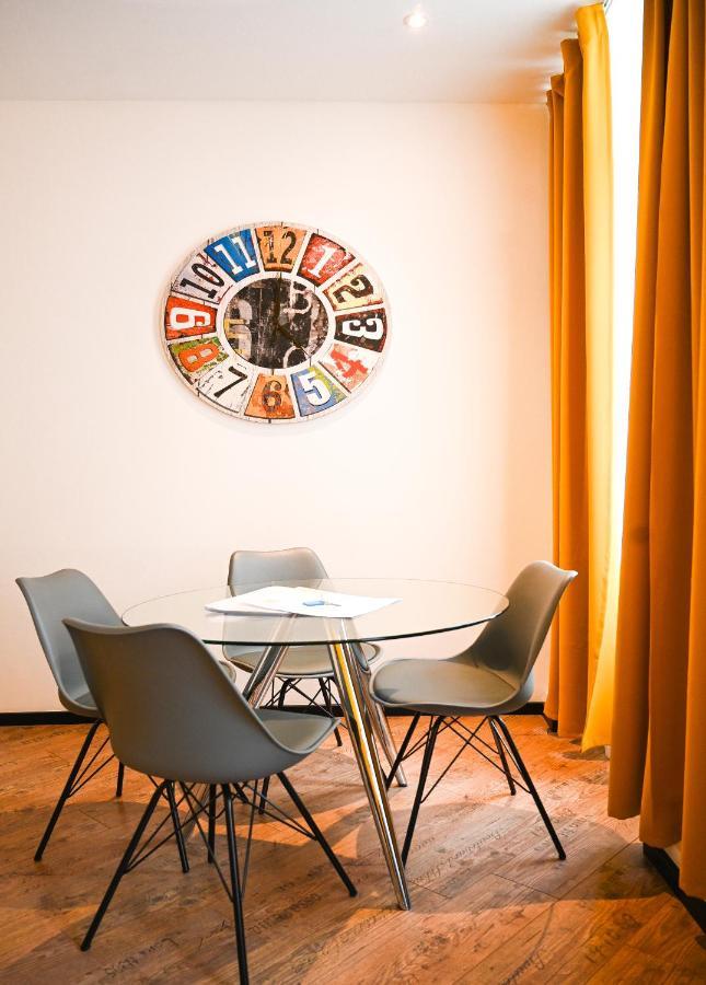 Elegant Apartment Westbahnhof Виена Екстериор снимка
