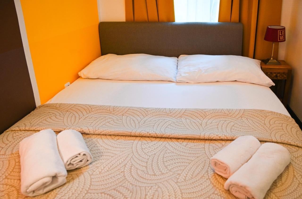 Elegant Apartment Westbahnhof Виена Екстериор снимка