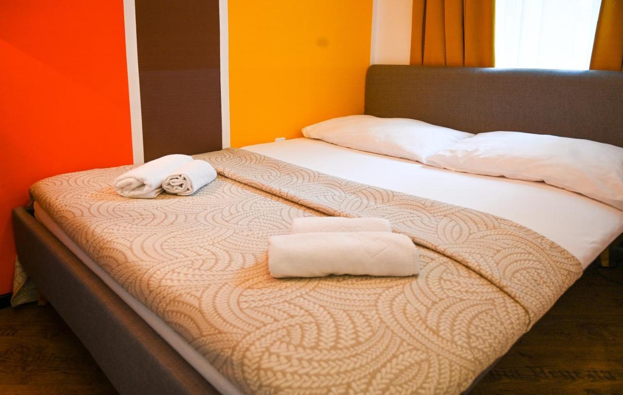 Elegant Apartment Westbahnhof Виена Екстериор снимка